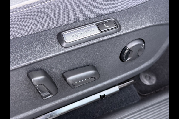 Volkswagen ID.3 First Max 62kWh SOH 91% Ergo Active Elek.Stoelen Panoramadak Adap.Cruise Camera Navi Ecc Keyless Advanced Head-Up Matrix-Led Lmv 20" Stuur+Stoelverwarming Led-a-licht dynamisch Apple Carplay/Android Auto Dodehoek detector Dealeronderhouden 1e Eigenaar Origineel Nederlandse Auto