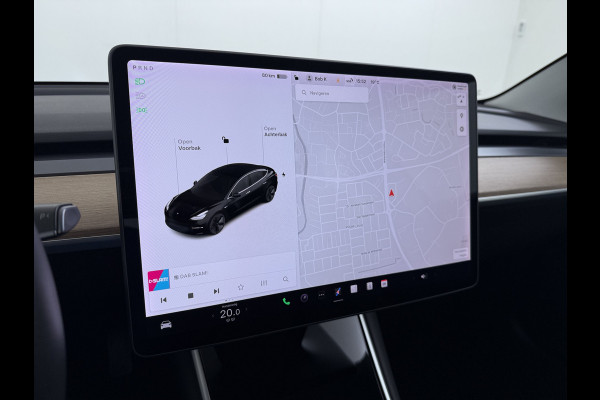Tesla Model 3 RWD SR plus 325PK Trekhaak Lmv 18" AutoPilot Leder Panoramadak Adaptive-Cruise Camera's Elektr.-Stuur+Stoelen+Spiegels+Geheugen+ Navi LED DAB Keyless One-Pedal-Drive SOH 82% 1.000Kg Trekgewicht 1e Eigenaar Origineel Nederlandse Auto Fabrieksgarantie op Accu en Motor tot 10-12-2027/160.000km