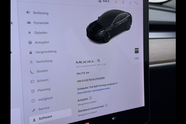 Tesla Model 3 RWD SR plus 325PK Trekhaak Lmv 18" AutoPilot Leder Panoramadak Adaptive-Cruise Camera's Elektr.-Stuur+Stoelen+Spiegels+Geheugen+ Navi LED DAB Keyless One-Pedal-Drive SOH 82% 1.000Kg Trekgewicht 1e Eigenaar Origineel Nederlandse Auto Fabrieksgarantie op Accu en Motor tot 10-12-2027/160.000km