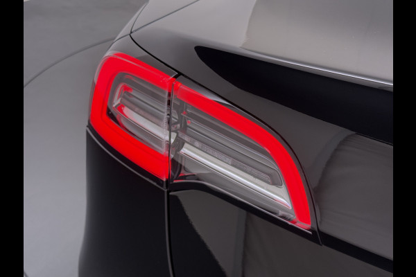 Tesla Model 3 RWD SR plus 325PK Trekhaak Lmv 18" AutoPilot Leder Panoramadak Adaptive-Cruise Camera's Elektr.-Stuur+Stoelen+Spiegels+Geheugen+ Navi LED DAB Keyless One-Pedal-Drive SOH 82% 1.000Kg Trekgewicht 1e Eigenaar Origineel Nederlandse Auto Fabrieksgarantie op Accu en Motor tot 10-12-2027/160.000km