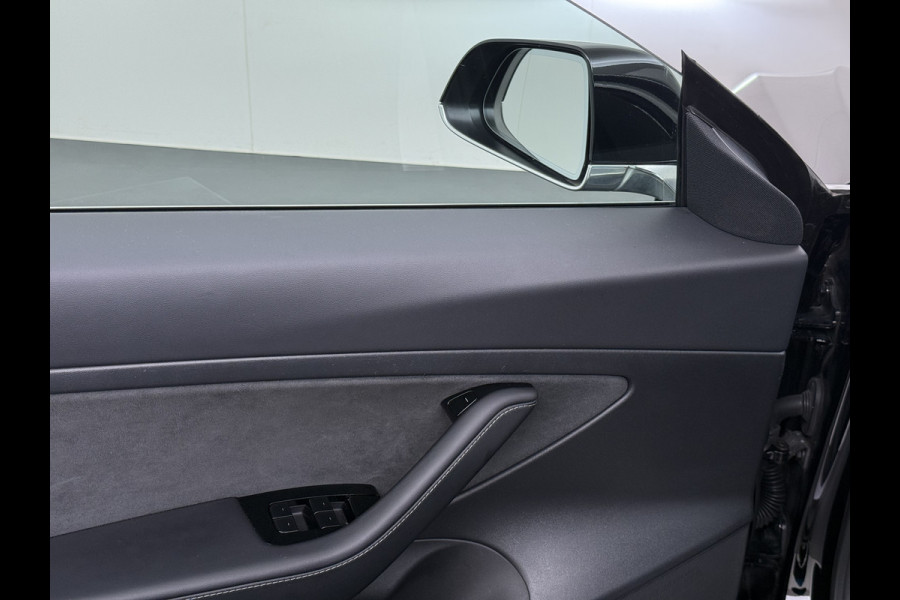 Tesla Model 3 RWD SR plus 325PK Trekhaak Lmv 18" AutoPilot Leder Panoramadak Adaptive-Cruise Camera's Elektr.-Stuur+Stoelen+Spiegels+Geheugen+ Navi LED DAB Keyless One-Pedal-Drive SOH 82% 1.000Kg Trekgewicht 1e Eigenaar Origineel Nederlandse Auto Fabrieksgarantie op Accu en Motor tot 10-12-2027/160.000km