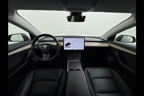 Tesla Model 3 Long Range AWD 75kWh Facelift Warmtepomp Trekhaak SOH 88% Wrap AutoPilot Leder Panoramadak Adaptive-Cruise Camera's Elektr.-Stuu Privacy Glas Navi LED DAB Voorverwarmen interieur Keyless One-Pedal-Drive 4WD 1.000KG Trekgewicht Origineel Nederlandse Auto Fabrieksgarantie op Accu en Motor tot 26-11-2029/192.00km