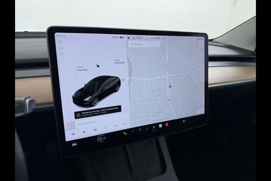 Tesla Model 3 Long Range AWD 75kWh Facelift Warmtepomp Trekhaak SOH 88% Wrap AutoPilot Leder Panoramadak Adaptive-Cruise Camera's Elektr.-Stuu Privacy Glas Navi LED DAB Voorverwarmen interieur Keyless One-Pedal-Drive 4WD 1.000KG Trekgewicht Origineel Nederlandse Auto Fabrieksgarantie op Accu en Motor tot 26-11-2029/192.00km