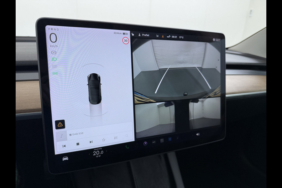 Tesla Model 3 Long Range AWD 75kWh Facelift Warmtepomp Trekhaak SOH 88% Wrap AutoPilot Leder Panoramadak Adaptive-Cruise Camera's Elektr.-Stuu Privacy Glas Navi LED DAB Voorverwarmen interieur Keyless One-Pedal-Drive 4WD 1.000KG Trekgewicht Origineel Nederlandse Auto Fabrieksgarantie op Accu en Motor tot 26-11-2029/192.00km