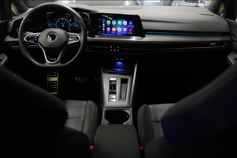 Volkswagen Golf 1.4 eHybrid GTE /PANO/IQLIGHT/CAM/CARPLAY/ACC/LANE ASSIST/VOL