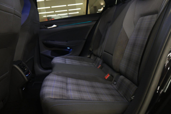 Volkswagen Golf 1.4 eHybrid GTE /PANO/IQLIGHT/CAM/CARPLAY/ACC/LANE ASSIST/VOL