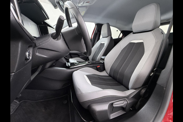 Opel Mokka-e 50kWh SOH 92% 3-Fase Laden Warmtepomp Navi Ecc 360°Camera Apple Carplay Android Auto Pdc Elegance DAB Led Lmv 17" Regen-Lichtsensor Isofix Privacy Glas Keyless Origineel Nederlandse Auto