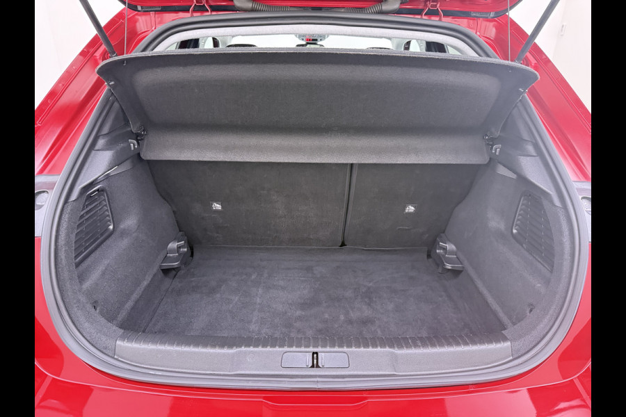 Opel Mokka-e 50kWh SOH 92% 3-Fase Laden Warmtepomp Navi Ecc 360°Camera Apple Carplay Android Auto Pdc Elegance DAB Led Lmv 17" Regen-Lichtsensor Isofix Privacy Glas Keyless Origineel Nederlandse Auto