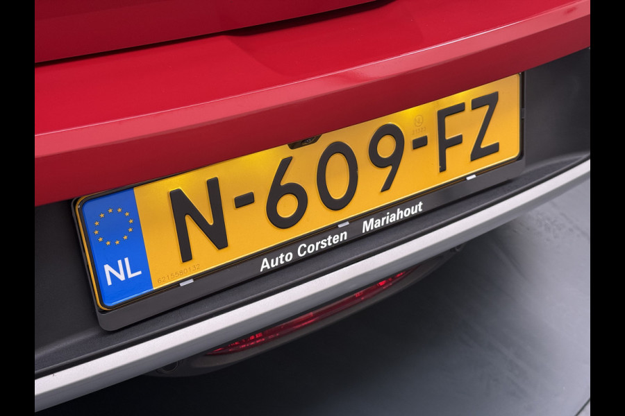 Opel Mokka-e 50kWh SOH 92% 3-Fase Laden Warmtepomp Navi Ecc 360°Camera Apple Carplay Android Auto Pdc Elegance DAB Led Lmv 17" Regen-Lichtsensor Isofix Privacy Glas Keyless Origineel Nederlandse Auto