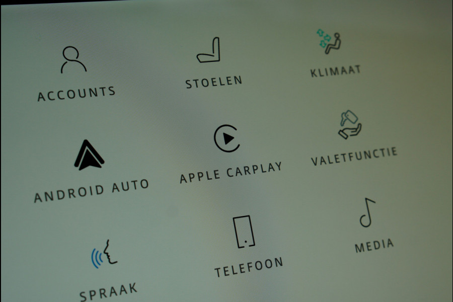 Jaguar E-Pace 1.5 P160 R-Dynamic SE Leer ACC 360° Meridian Navi Keyless Entry & Go Elektr. bedienbare achterklep Memory seats Climate PDC Zwarte alcantara hemelbekleding LM velgen BTW auto