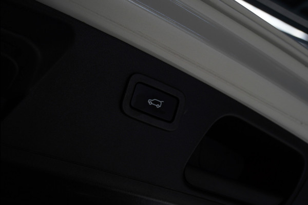 Jaguar E-Pace 1.5 P160 R-Dynamic SE Leer ACC 360° Meridian Navi Keyless Entry & Go Elektr. bedienbare achterklep Memory seats Climate PDC Zwarte alcantara hemelbekleding LM velgen BTW auto