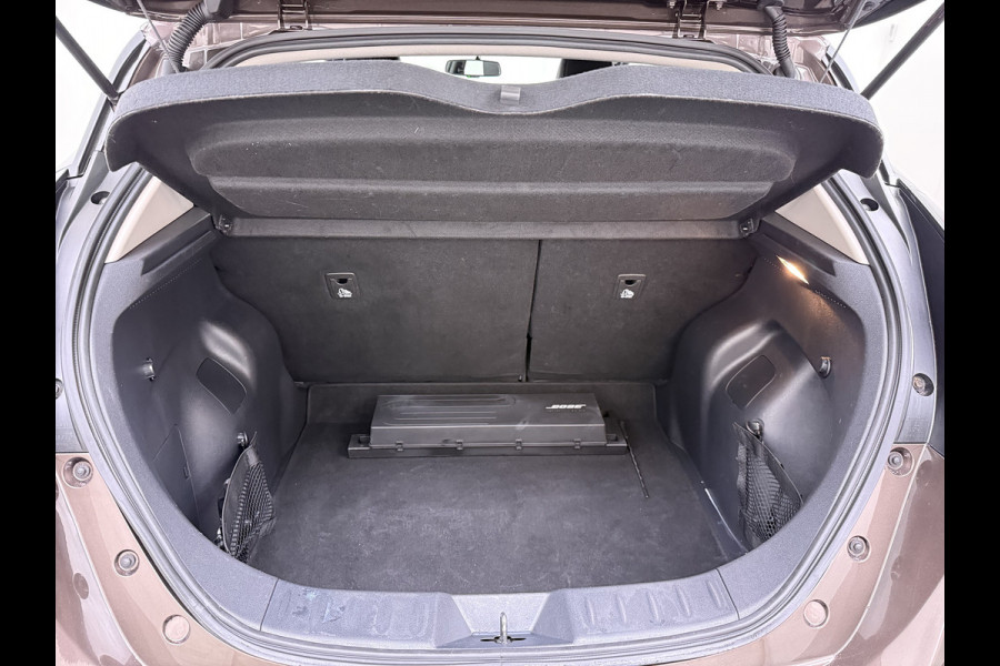 Nissan Leaf Tekna 40kWh Leer Bose®-Hifi Apple Carplay Android Auto Adap.Cruise 360°Camera Navi Ecc Stoel+Stuurverwarming Keyless DAB Dodehoek detector Rijstrooksensor Uitparkeer waarschuwing Verkeersbord detectie Bluetooth Privacy Glas Lmv 17" SOH 87.93% Origineel Nederlandse Auto