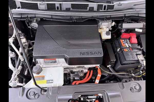 Nissan Leaf Tekna 40kWh Leer Bose®-Hifi Apple Carplay Android Auto Adap.Cruise 360°Camera Navi Ecc Stoel+Stuurverwarming Keyless DAB Dodehoek detector Rijstrooksensor Uitparkeer waarschuwing Verkeersbord detectie Bluetooth Privacy Glas Lmv 17" SOH 87.93% Origineel Nederlandse Auto
