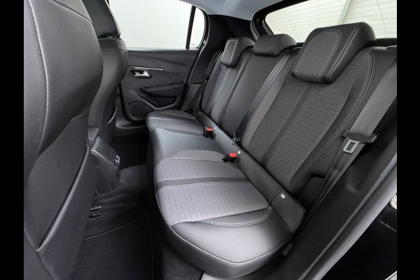 Peugeot e-208 EV 50kWh SOH 90% Navi Ecc 360°Camera Stoelverwarming Adap.Cruise Control Apple Carplay/Android Auto Allure Draadloze Lader DAB+ Keyless Led Privacy Glas Rijstrooksensor Verkeersbord detectie Origineel Nederlandse Auto