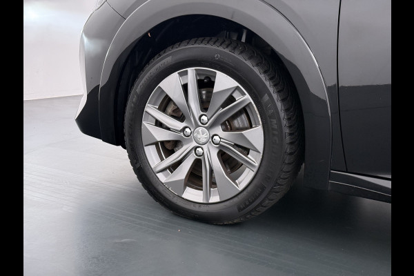 Peugeot e-208 EV 50kWh SOH 90% Navi Ecc 360°Camera Stoelverwarming Adap.Cruise Control Apple Carplay/Android Auto Allure Draadloze Lader DAB+ Keyless Led Privacy Glas Rijstrooksensor Verkeersbord detectie Origineel Nederlandse Auto