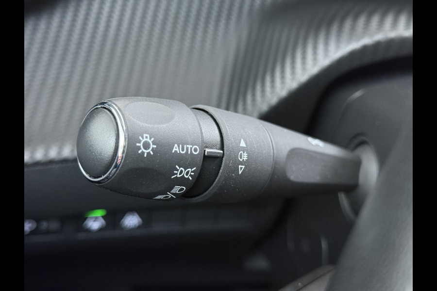 Peugeot e-208 EV 50kWh SOH 90% Navi Ecc 360°Camera Stoelverwarming Adap.Cruise Control Apple Carplay/Android Auto Allure Draadloze Lader DAB+ Keyless Led Privacy Glas Rijstrooksensor Verkeersbord detectie Origineel Nederlandse Auto