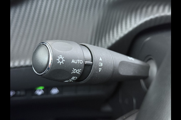 Peugeot e-208 EV 50kWh SOH 90% Navi Ecc 360°Camera Stoelverwarming Adap.Cruise Control Apple Carplay/Android Auto Allure Draadloze Lader DAB+ Keyless Led Privacy Glas Rijstrooksensor Verkeersbord detectie Origineel Nederlandse Auto