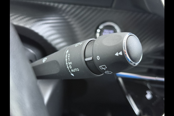 Peugeot e-208 EV 50kWh SOH 90% Navi Ecc 360°Camera Stoelverwarming Adap.Cruise Control Apple Carplay/Android Auto Allure Draadloze Lader DAB+ Keyless Led Privacy Glas Rijstrooksensor Verkeersbord detectie Origineel Nederlandse Auto