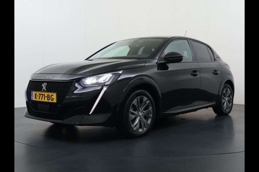 Peugeot e-208 EV 50kWh SOH 90% Navi Ecc 360°Camera Stoelverwarming Adap.Cruise Control Apple Carplay/Android Auto Allure Draadloze Lader DAB+ Keyless Led Privacy Glas Rijstrooksensor Verkeersbord detectie Origineel Nederlandse Auto