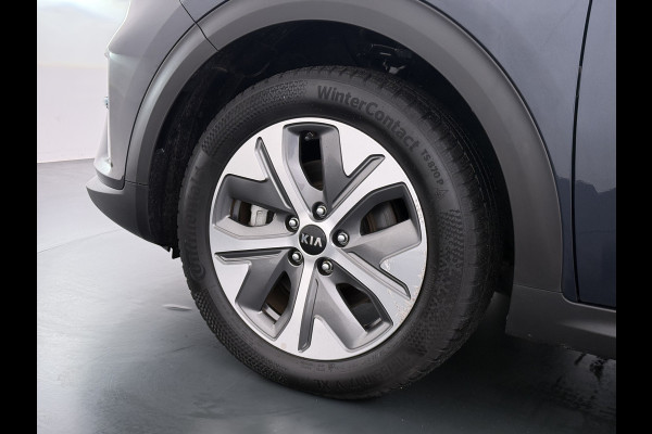 Kia e-Niro ExecutiveLine 64kWh SOH 100% Warmtepomp Leder Elek.Stoel+Memory JBL®-Audio Pdc Navi Ecc Camera Apple Carplay Android Auto Stoelverwarming+Koeling Stuurverwarming Lmv Privacy Glas DAB Vess Lane Assist Blind Spot 100% Dealeronderhouden