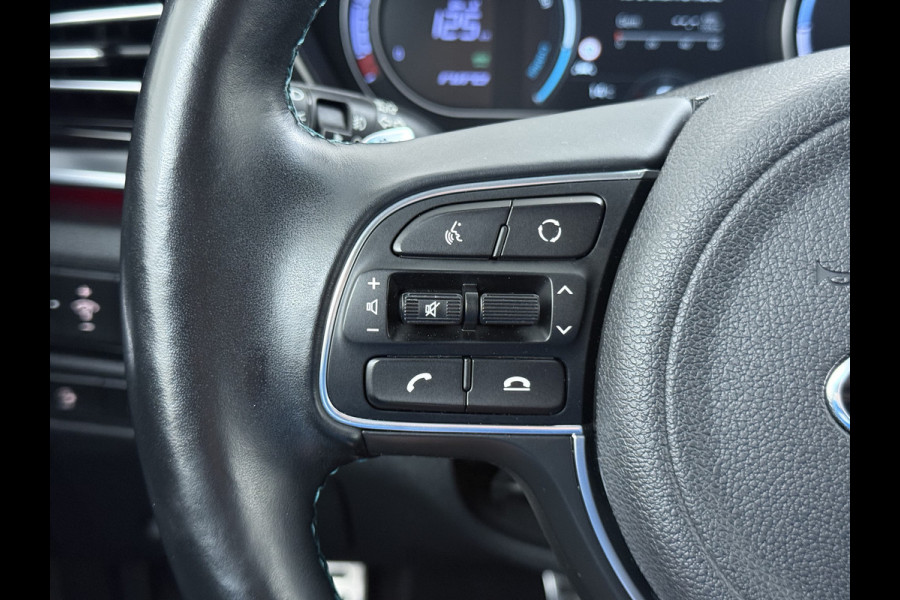 Kia e-Niro ExecutiveLine 64kWh SOH 100% Warmtepomp Leder Elek.Stoel+Memory JBL®-Audio Pdc Navi Ecc Camera Apple Carplay Android Auto Stoelverwarming+Koeling Stuurverwarming Lmv Privacy Glas DAB Vess Lane Assist Blind Spot 100% Dealeronderhouden