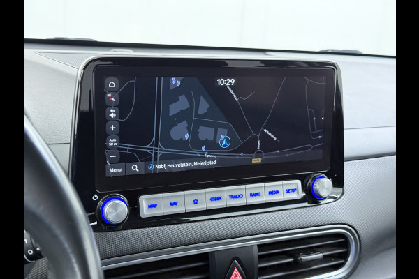 Hyundai Kona EV 64kWh SOH 100% Trekhaak Warmtepomp Navi Camera Ecc Adap.Cruise Head-Up Display Apple Carplay/Android Auto Pdc Fashion Keyless Lane Assist Dodehoek Detector FCA Privacy Glas Regensensor Bluetooth 1e Eigenaar Origineel Nederlandse Auto
