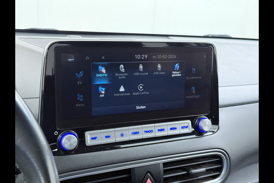 Hyundai Kona EV 64kWh SOH 100% Trekhaak Warmtepomp Navi Camera Ecc Adap.Cruise Head-Up Display Apple Carplay/Android Auto Pdc Fashion Keyless Lane Assist Dodehoek Detector FCA Privacy Glas Regensensor Bluetooth 1e Eigenaar Origineel Nederlandse Auto
