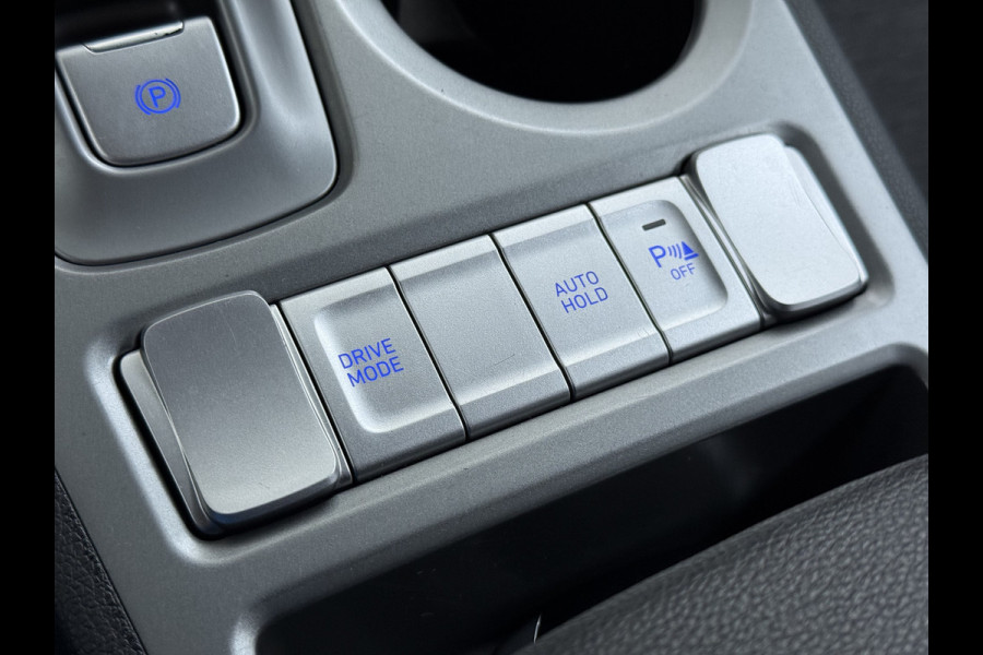 Hyundai Kona EV 64kWh SOH 100% Trekhaak Warmtepomp Navi Camera Ecc Adap.Cruise Head-Up Display Apple Carplay/Android Auto Pdc Fashion Keyless Lane Assist Dodehoek Detector FCA Privacy Glas Regensensor Bluetooth 1e Eigenaar Origineel Nederlandse Auto