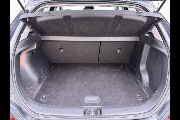 Hyundai Kona EV 64kWh SOH 100% Trekhaak Warmtepomp Navi Camera Ecc Adap.Cruise Head-Up Display Apple Carplay/Android Auto Pdc Fashion Keyless Lane Assist Dodehoek Detector FCA Privacy Glas Regensensor Bluetooth 1e Eigenaar Origineel Nederlandse Auto