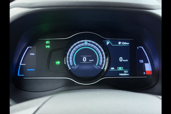 Hyundai Kona EV 64kWh SOH 100% Trekhaak Warmtepomp Navi Camera Ecc Adap.Cruise Head-Up Display Apple Carplay/Android Auto Pdc Fashion Keyless Lane Assist Dodehoek Detector FCA Privacy Glas Regensensor Bluetooth 1e Eigenaar Origineel Nederlandse Auto