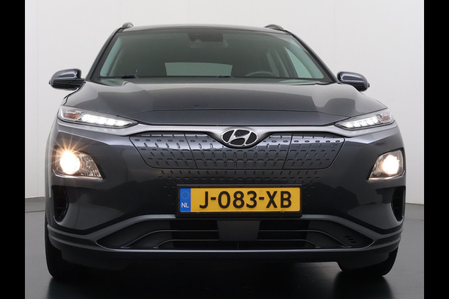 Hyundai Kona EV 64kWh SOH 100% Trekhaak Warmtepomp Navi Camera Ecc Adap.Cruise Head-Up Display Apple Carplay/Android Auto Pdc Fashion Keyless Lane Assist Dodehoek Detector FCA Privacy Glas Regensensor Bluetooth 1e Eigenaar Origineel Nederlandse Auto