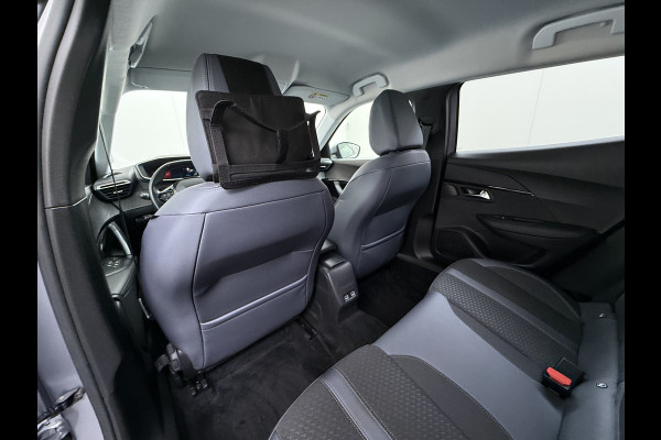 Peugeot e-2008 EV Allure Première 50kWh SOH 89% Navi* 360°Camera Ecc Apple Carplay Android Auto Cruise Control Stoelverwarming Pdc DAB+ Privacy Glas Lmv Led Keyless Complete EV