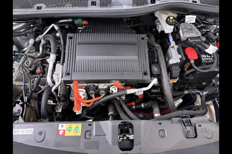 Peugeot e-2008 EV Allure Première 50kWh SOH 89% Navi* 360°Camera Ecc Apple Carplay Android Auto Cruise Control Stoelverwarming Pdc DAB+ Privacy Glas Lmv Led Keyless Complete EV