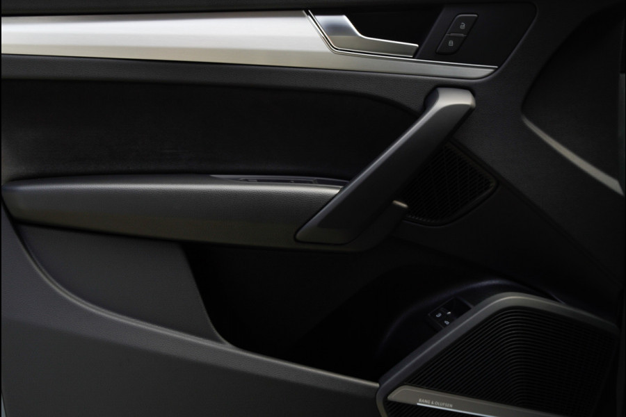 Audi Q5 55 TFSI e PlugIn S-Line Panodak Virtual Leer B&O PDC Navi Elektra. achterklep Leer Climate voor en achter 360° Zwarte binnenhemel Camera 20” LM velgen BTW auto