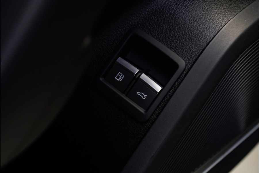 Audi Q5 55 TFSI e PlugIn S-Line Panodak Virtual Leer B&O PDC Navi Elektra. achterklep Leer Climate voor en achter 360° Zwarte binnenhemel Camera 20” LM velgen BTW auto