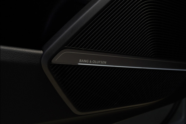 Audi Q5 55 TFSI e PlugIn S-Line Panodak Virtual Leer B&O PDC Navi Elektra. achterklep Leer Climate voor en achter 360° Zwarte binnenhemel Camera 20” LM velgen BTW auto