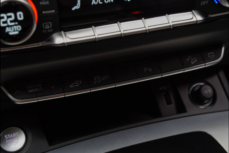 Audi Q5 55 TFSI e PlugIn S-Line Panodak Virtual Leer B&O PDC Navi Elektra. achterklep Leer Climate voor en achter 360° Zwarte binnenhemel Camera 20” LM velgen BTW auto