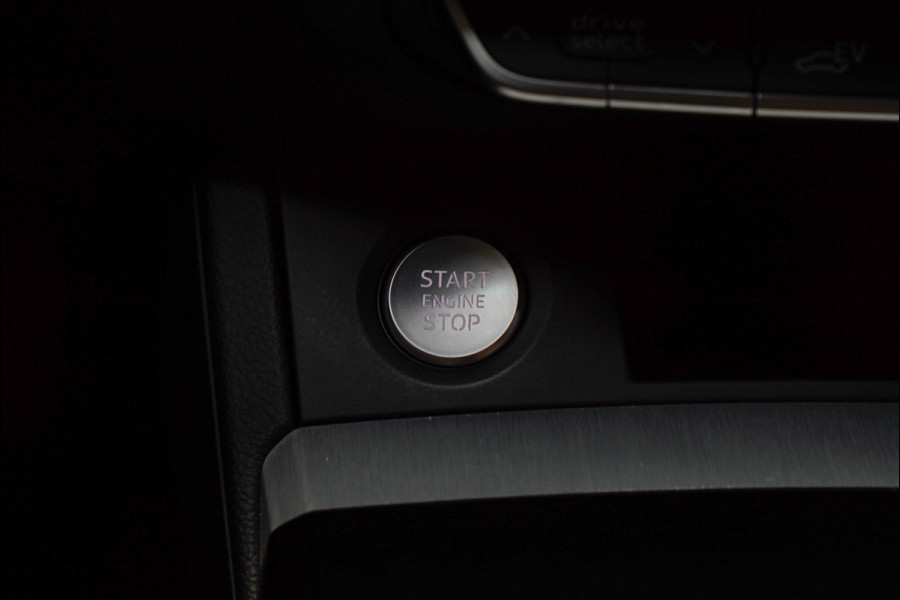 Audi Q5 55 TFSI e PlugIn S-Line Panodak Virtual Leer B&O PDC Navi Elektra. achterklep Leer Climate voor en achter 360° Zwarte binnenhemel Camera 20” LM velgen BTW auto