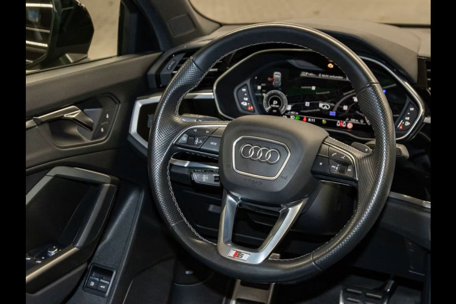 Audi Q3 45 TFSI e S-LINE ** LED, VIRTUAL, LEDER, TREKH, ADAPT. CRUISE, SONOS SOUND, 20-inch LMV ** 1e EIG - UNFALLFREI ** ** INFORMEER OOK NAAR ONZE AANTREKKELIJKE FINANCIAL-LEASE TARIEVEN **