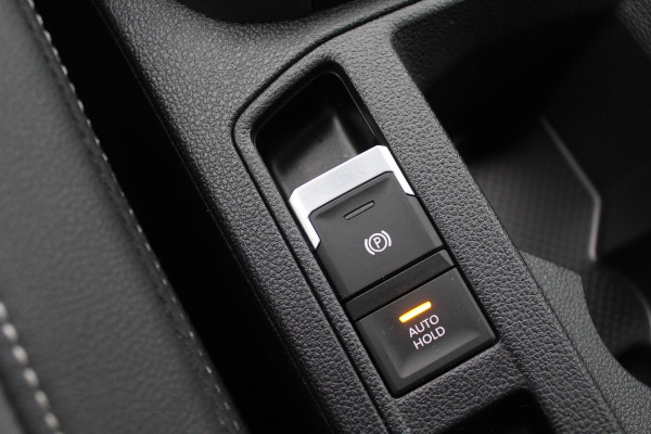 Volkswagen T-Roc Cabrio 1.5 TSI R-Line 47.055 km! / Navigatie / Parkeerhulp V+A / 19'' / Keyless / ACC / DAB / Stoelverwarming