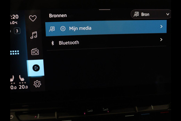Volkswagen ID.4 First 77 kWh | SOH 90% | Stoel & stuurverwarming | Adaptive cruise | Camera | Carplay | Half leder | Navigatie | 20'' | Full LED | Keyless | Climate control | Sfeerverlichting