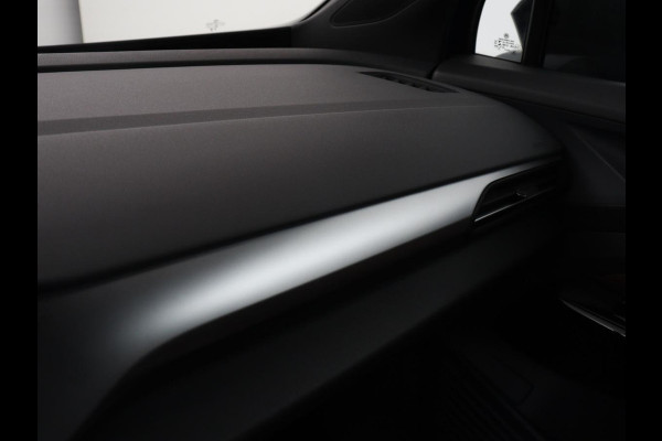 Volkswagen ID.4 First 77 kWh | SOH 90% | Stoel & stuurverwarming | Adaptive cruise | Camera | Carplay | Half leder | Navigatie | 20'' | Full LED | Keyless | Climate control | Sfeerverlichting