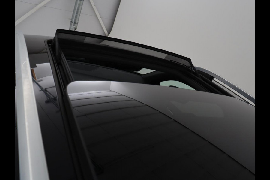 Seat Ateca 1.5 TSI FR Intens | Panoramadak | Trekhaak | Stoelverwarming | 360 Camera | Adaptive cruise | Alcantara | Beats Audio | Virtual Cockpit | Carplay | Full LED | Keyless | Navigatie