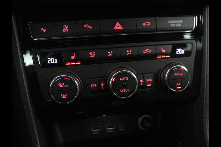 Seat Ateca 1.5 TSI FR Intens | Panoramadak | Trekhaak | Stoelverwarming | 360 Camera | Adaptive cruise | Alcantara | Beats Audio | Virtual Cockpit | Carplay | Full LED | Keyless | Navigatie