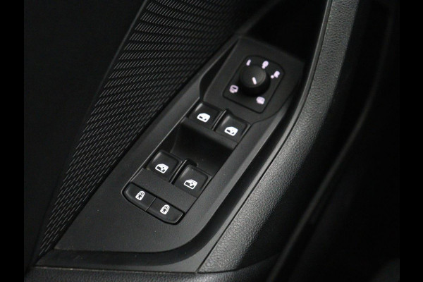 Škoda Octavia 1.4 TSI iV PHEV Business Edition | Stoelverwarming | Trekhaak | Carplay | Keyless | Sfeerverlichting | Navigatie | 18'' | Full LED | Parkeerhulp | Digital Cockpit | Plug In