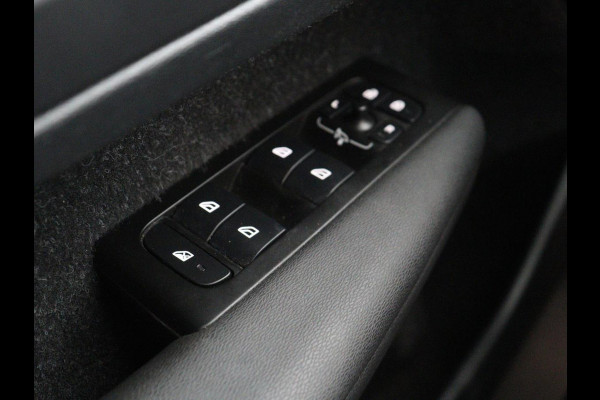 Volvo XC40 Recharge P8 AWD R Design | Warmtepomp | Leder | Stoelverwarming | Harman/Kardon | Adaptive cruise | Camera | Keyless | 19'' | Full LED | Navigatie | Parkeerhulp