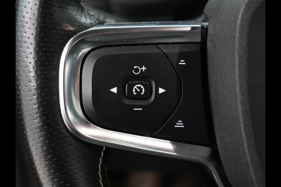 Volvo XC40 Recharge P8 AWD R Design | Warmtepomp | Leder | Stoelverwarming | Harman/Kardon | Adaptive cruise | Camera | Keyless | 19'' | Full LED | Navigatie | Parkeerhulp