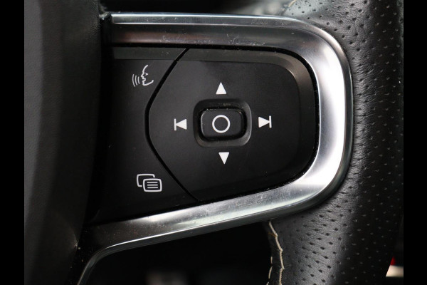 Volvo XC40 Recharge P8 AWD R Design | Warmtepomp | Leder | Stoelverwarming | Harman/Kardon | Adaptive cruise | Camera | Keyless | 19'' | Full LED | Navigatie | Parkeerhulp
