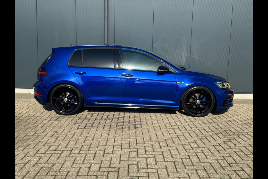 Volkswagen Golf 1.5 TSI Highline R-Line * Panorama * Bearlock * NL Auto * Virtual Cockpit * 19 inch velgen *
