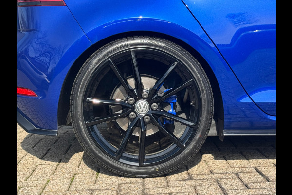 Volkswagen Golf 1.5 TSI Highline R-Line * Panorama * Bearlock * NL Auto * Virtual Cockpit * 19 inch velgen *